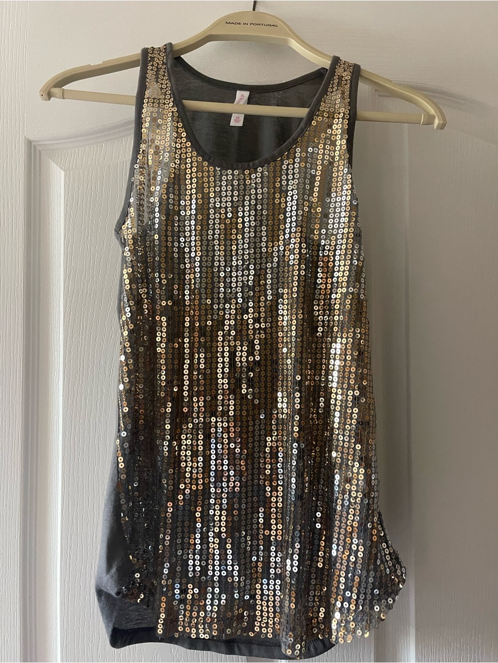 Fun & Festive Xhilaration XS Gold/Silver Metallic Sequin Tank